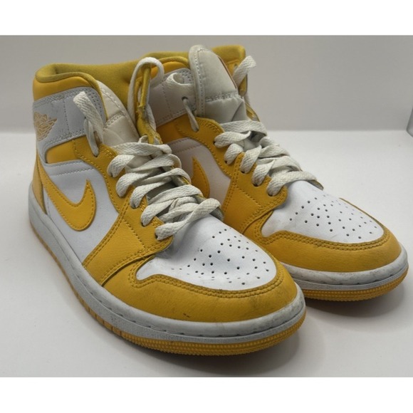 Air Jordan 1 Mid Women Shoes University Gold White BQ6472-117 Size 5 - Picture 1 of 6